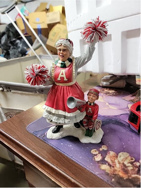 Danbury Mint Alabama Crimson Tide“Ms Claus”